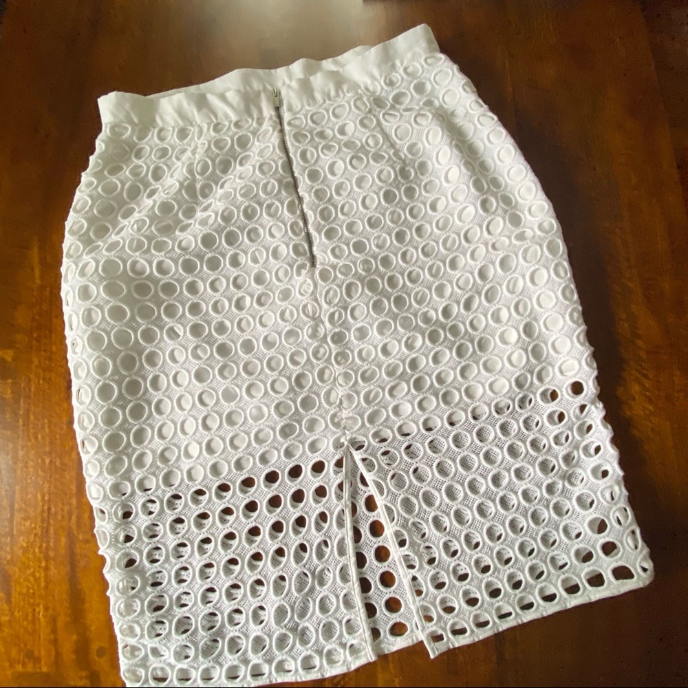 Banana Republic White Eyelet Open Circle Pencil Skirt - Picture 6 of 9